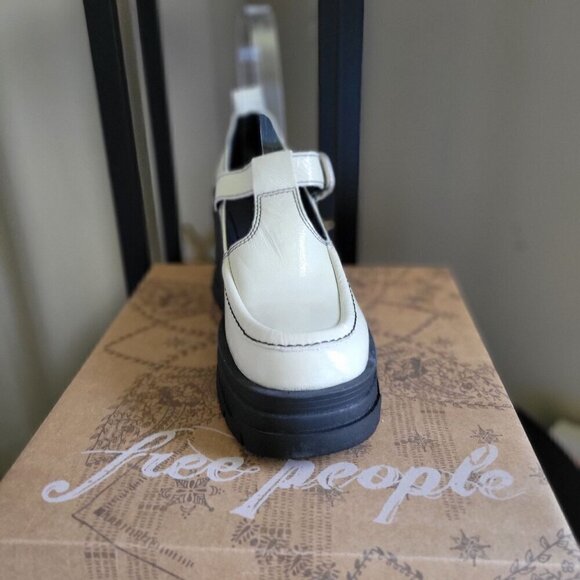 Free People Mayla WHT/ Black Patent Leather Platform Mary Janes- US SZ 7.5 - Picture 4 of 9